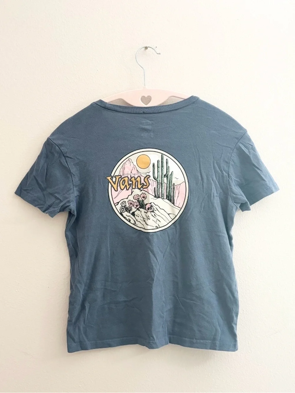 5/$15 🩷 Vans Blue Crewneck Tee with Desert Print Graphic